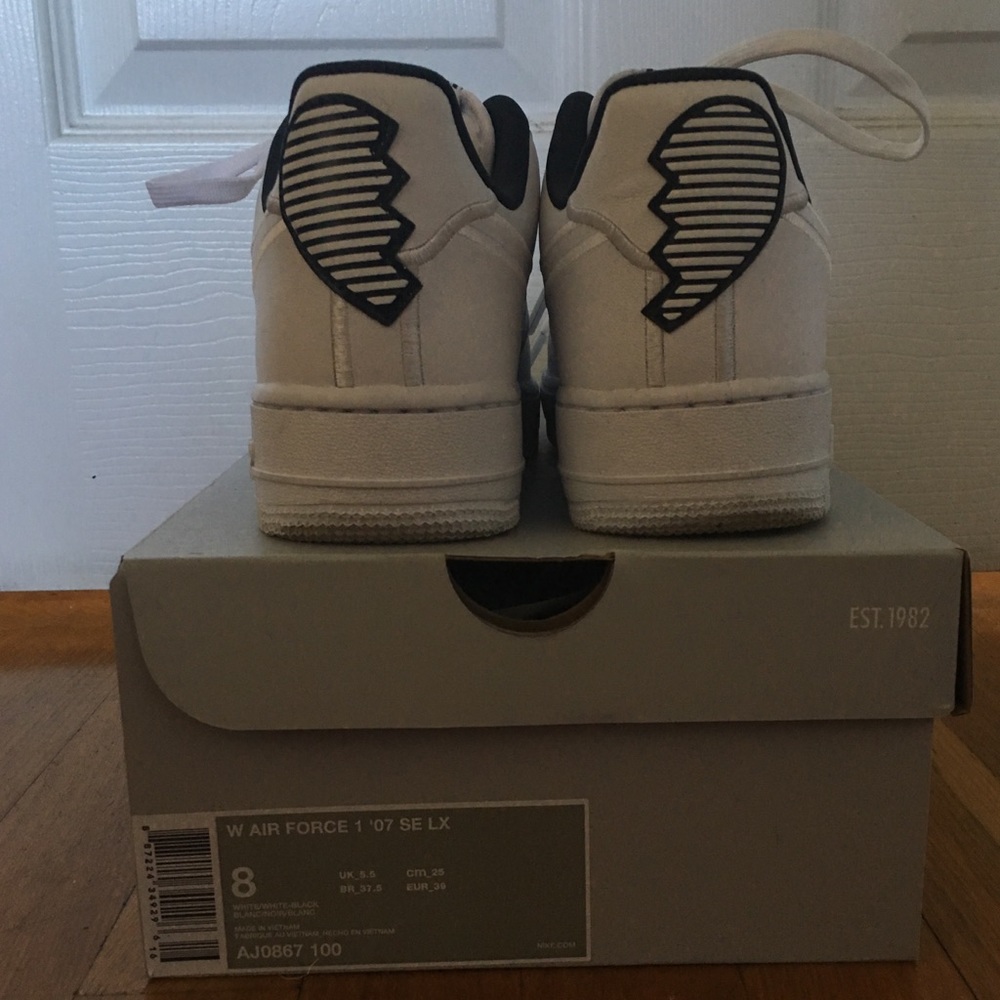 Air Force 1s Broken Heart Valentines Day Edition